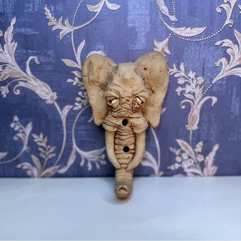 Vintage 1982 Elephant Curious Critters Resin Wall Hook